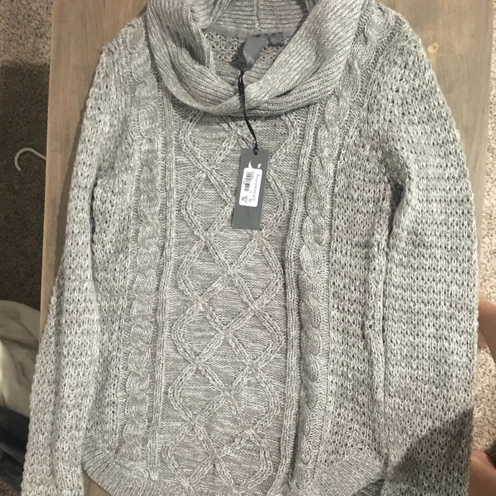 Size small sweater tunic NWT